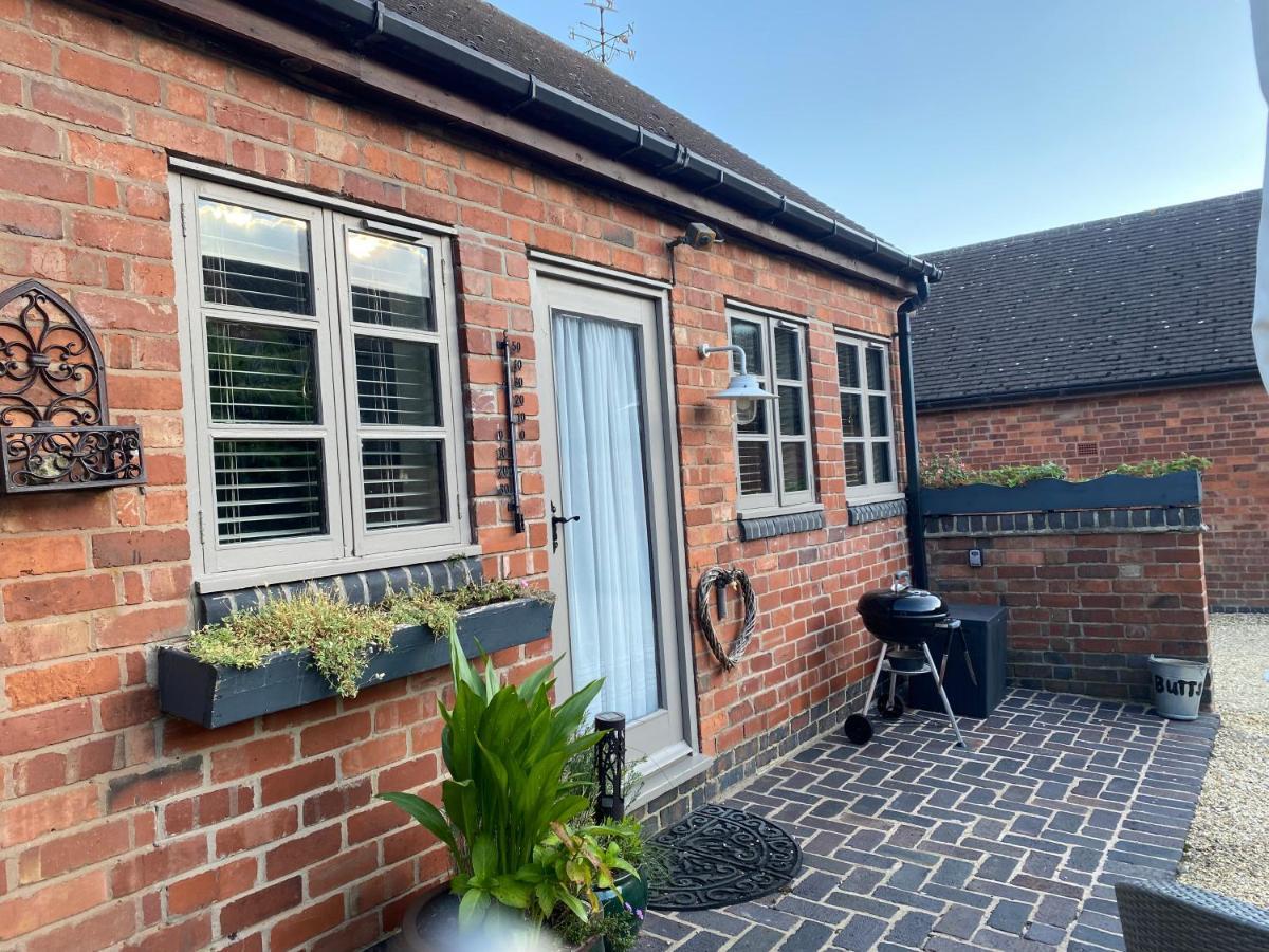 The Snug Villa Coventry Exterior photo